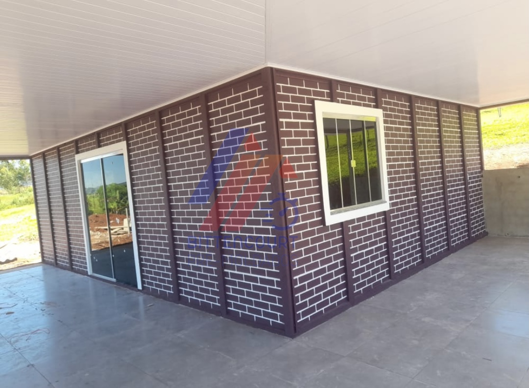 Casa com painéis pré-fabricados